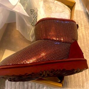 Brand new Authentic Toddler Uggs, size 11, Classic Mini Mirror Ball